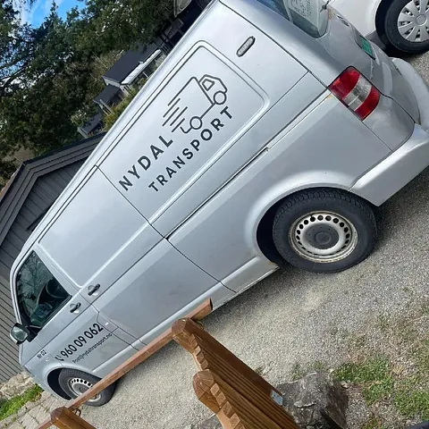 Varebil fra Nydal Transport