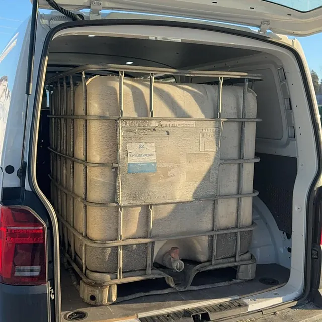 Varebil fra Nydal Transport
